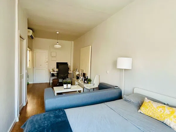 Estudio en calle del Portal Nou, 12