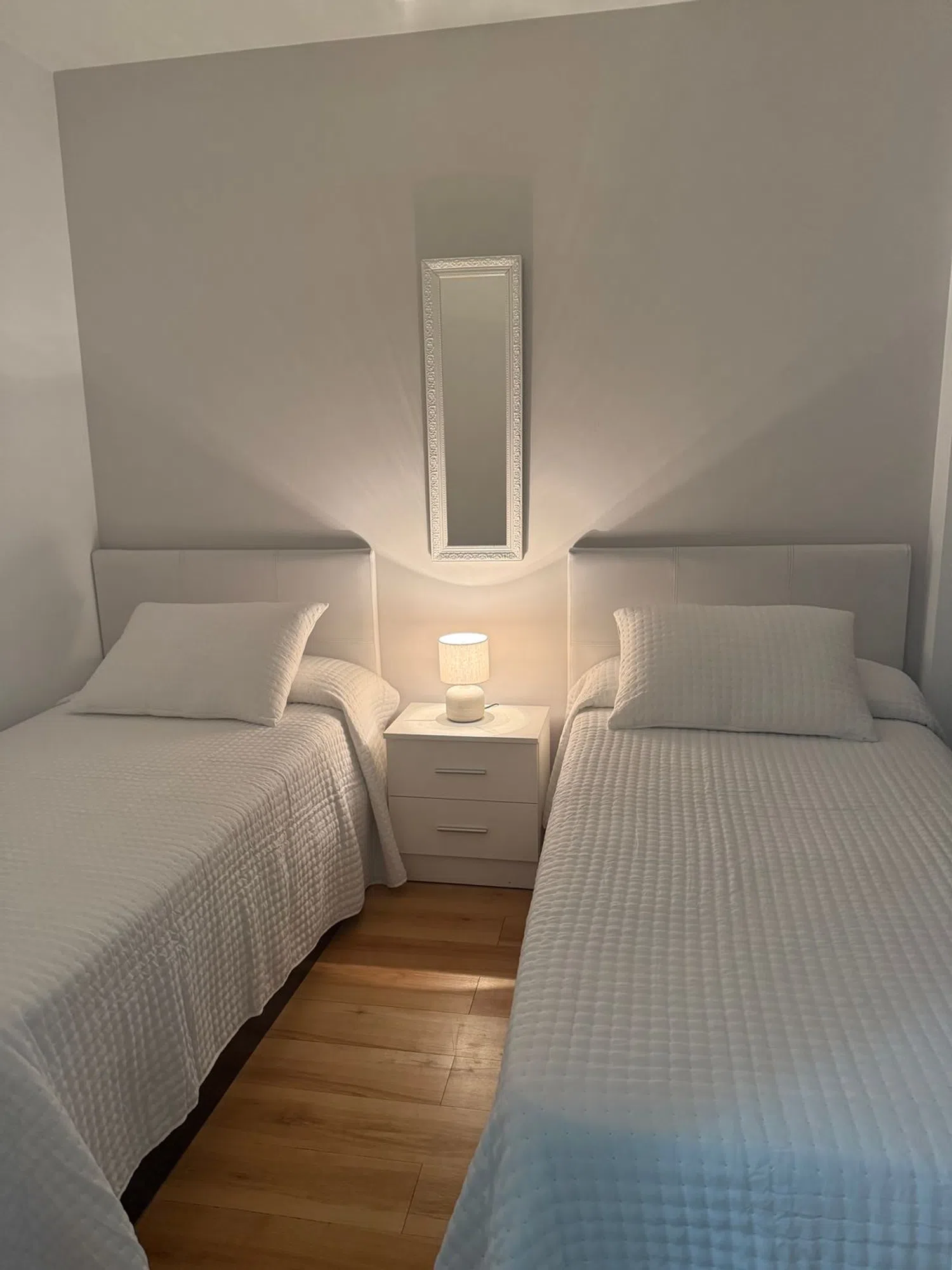 Piso en avenida de los Reyes de España, 26 - Foto 5