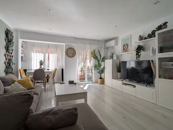 Piso en calle Plus ultra, 12