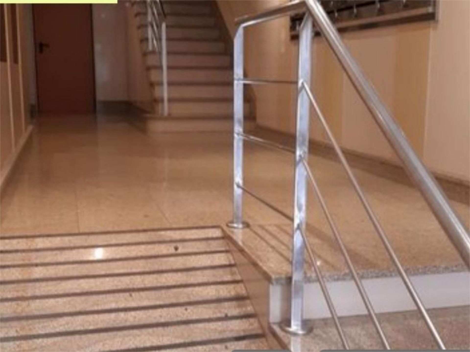 Piso en  Rúa de San Pedro de Mezonzo 40 - Foto 7