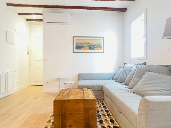 Piso en calle de Embajadores, 20