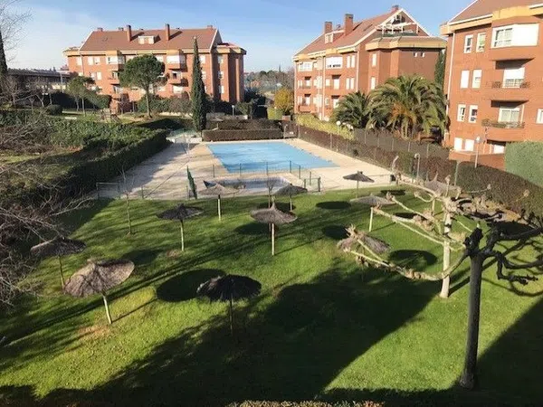 Piso en avenida Infante Don Luis, 1