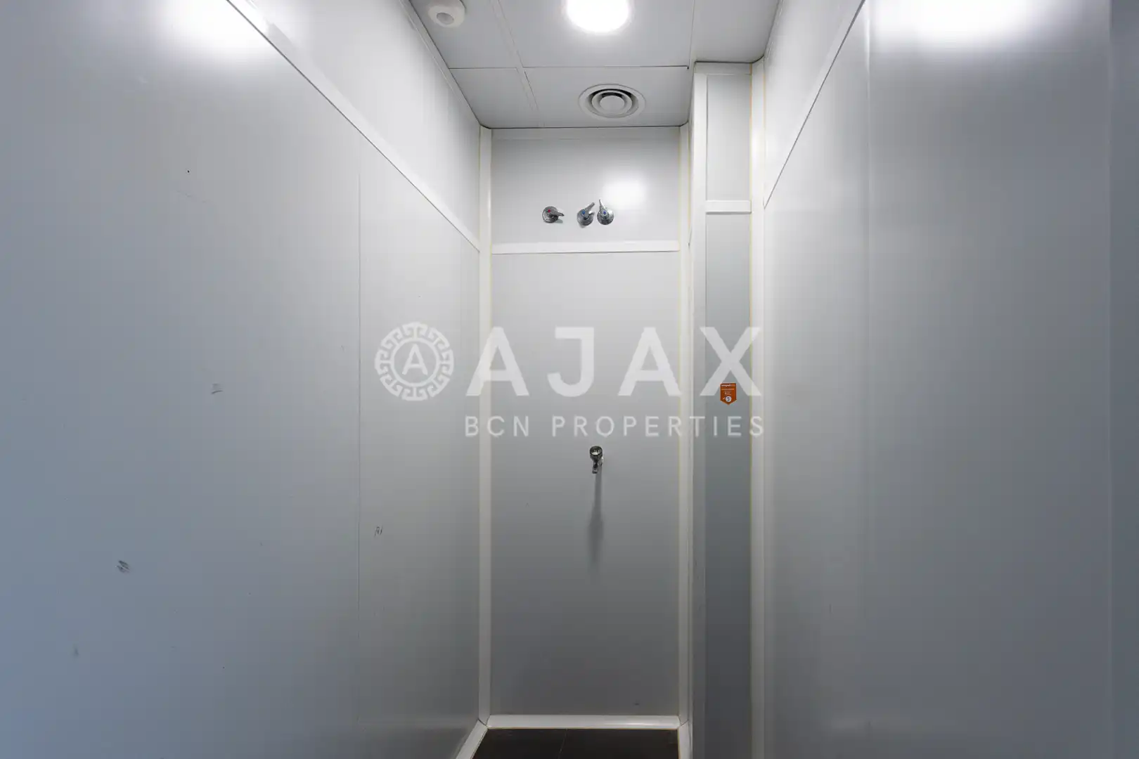 Local comercial en  Carrer de Mandri - Foto 31