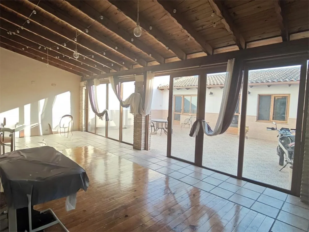 Casa adosada en  Calle Carrascos 18 - Foto 1