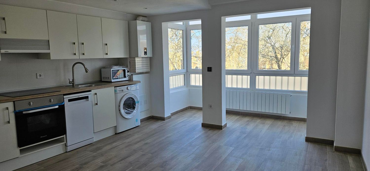 Piso en via de Ramón Pignatelli, 45 - Foto 1