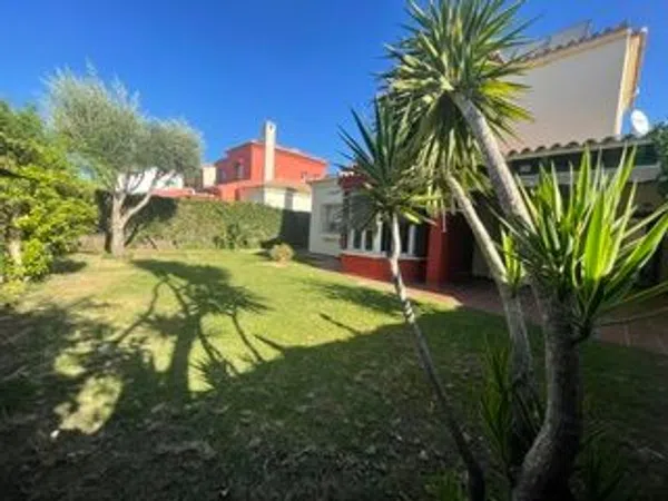 Chalet pareado en Calle Ramón Bayo Valdés, 16, Vistahermosa - Foto 1