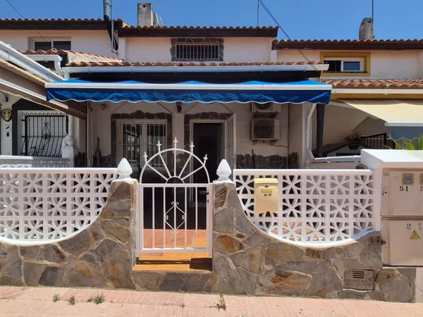 Chalet adosado en Calle Aries, 50 - Foto 1