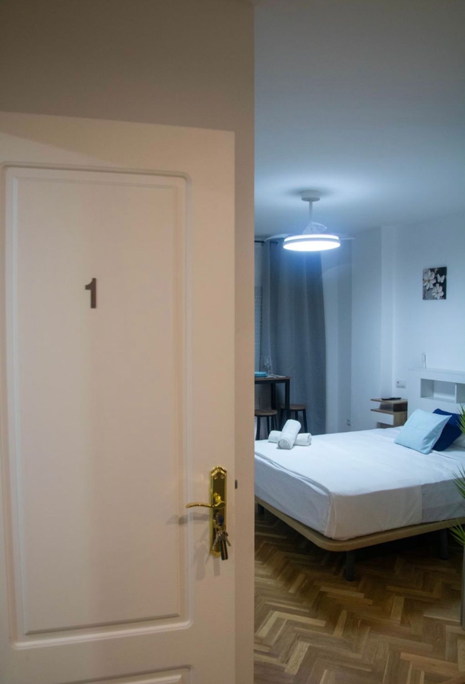 Estudio en calle de Julián Camarillo, 59