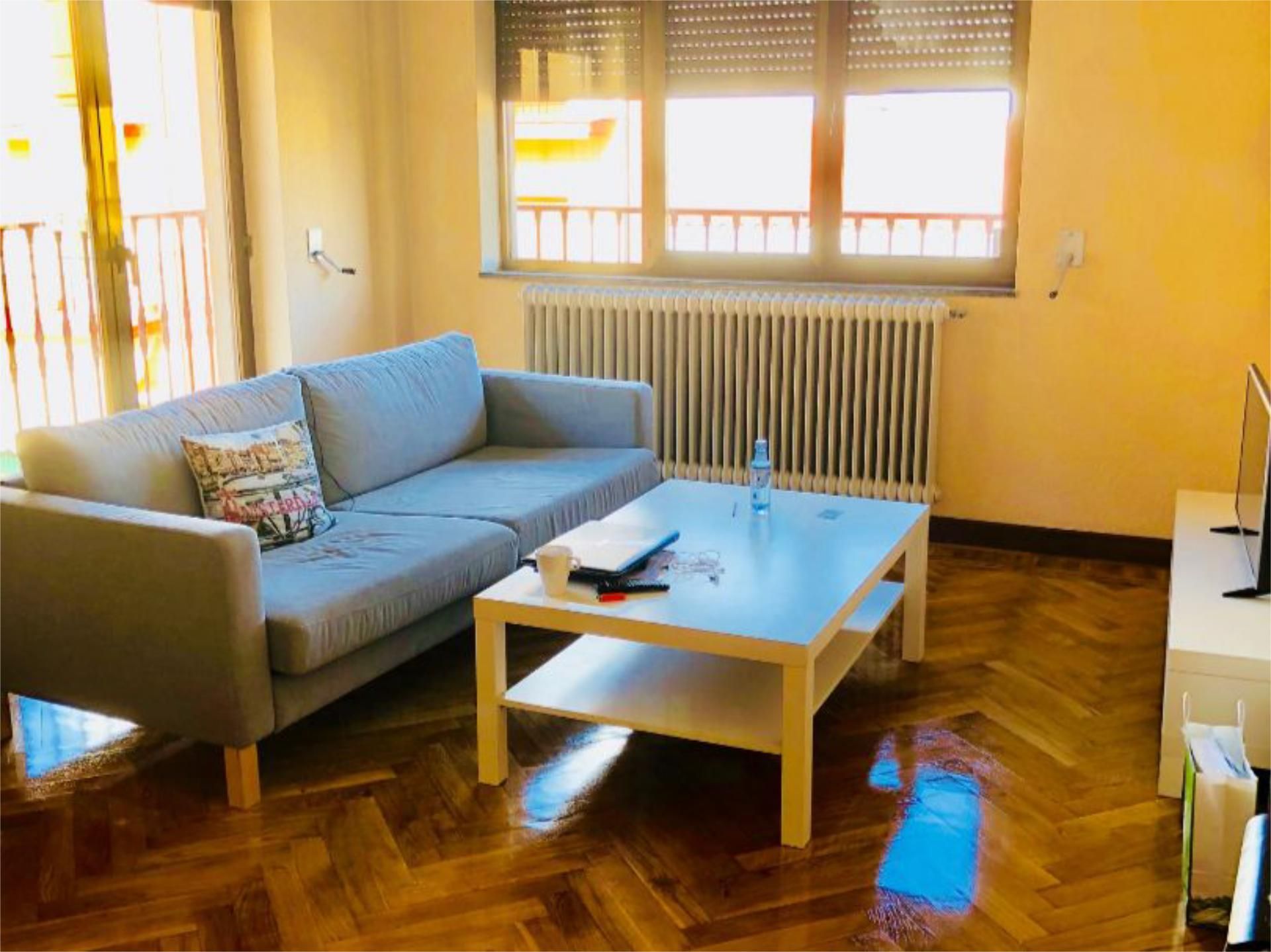 Piso en  Calle Pérez Oliva 14