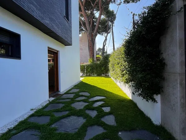 Chalet pareado en avenida de la victoria, 67