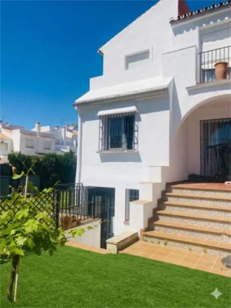 Chalet en Nueva Atalaya ( Estepona ) ESTE - Foto 6