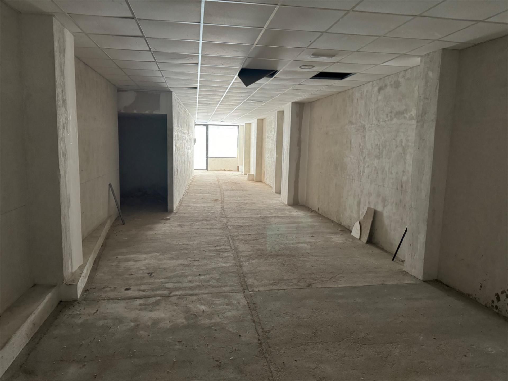 Planta baja en  Calle Luis Béjar 10 - Foto 3