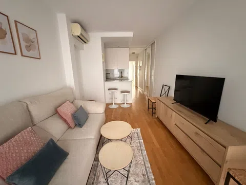 Piso en calle de Aramis, 1