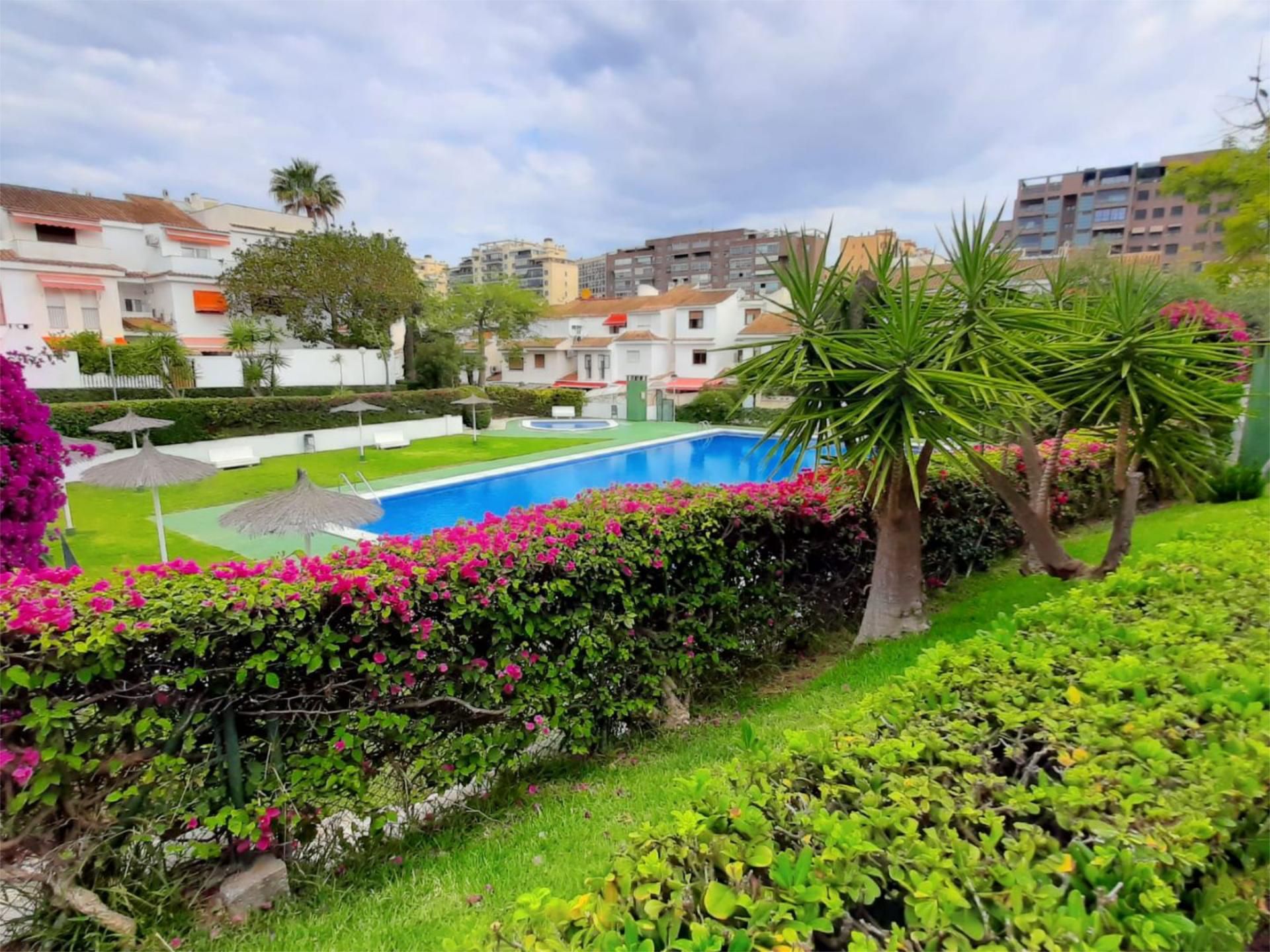 Casa adosada en  Carrer del Salabre 9