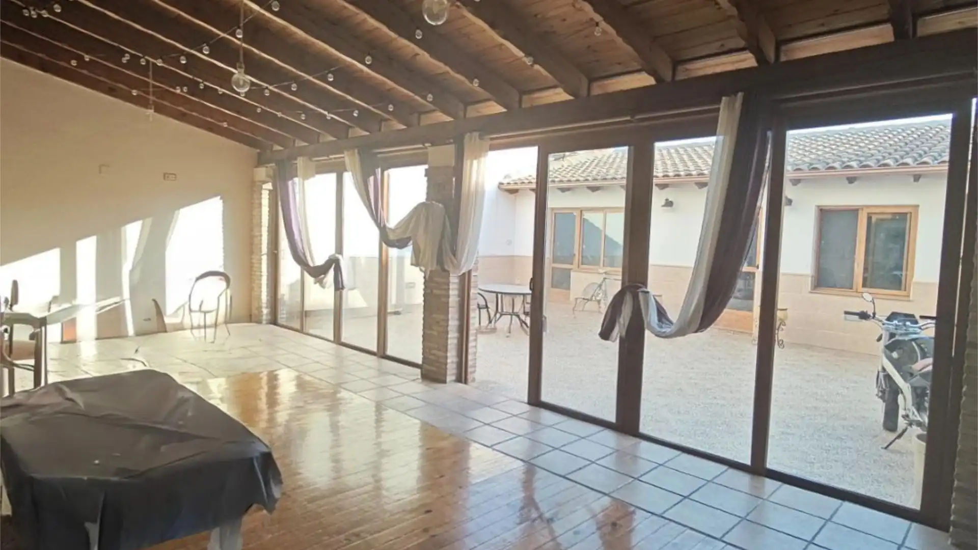 Casa adosada en  Calle Carrascos 18 - Foto 1