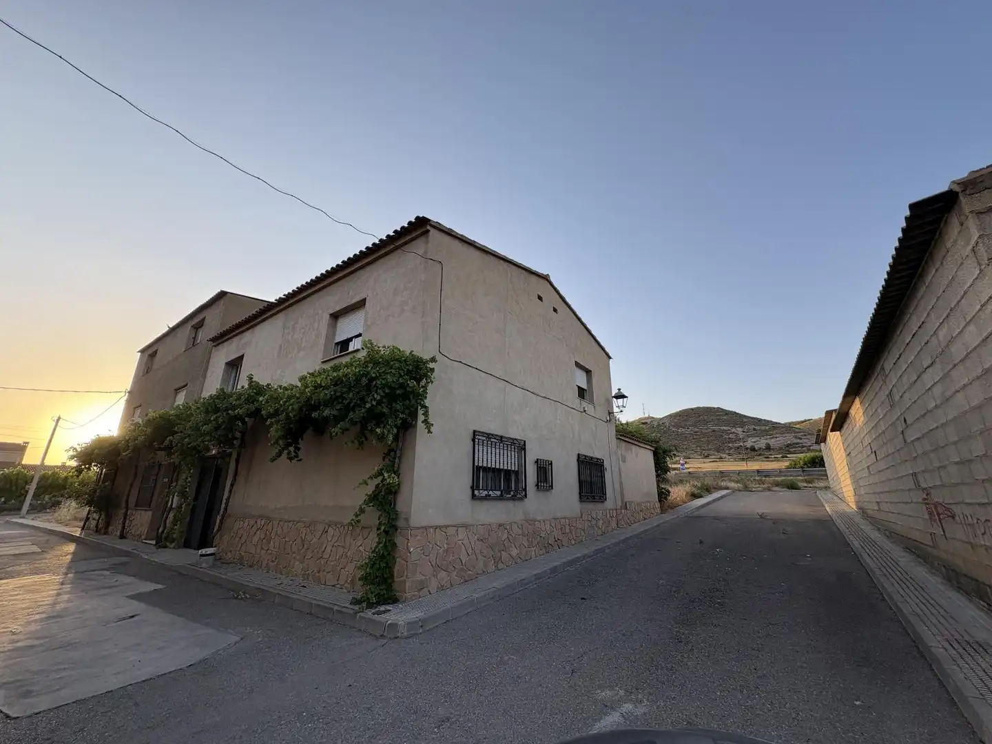 Casa adosada en  Calle Peseta 5 - Foto 4