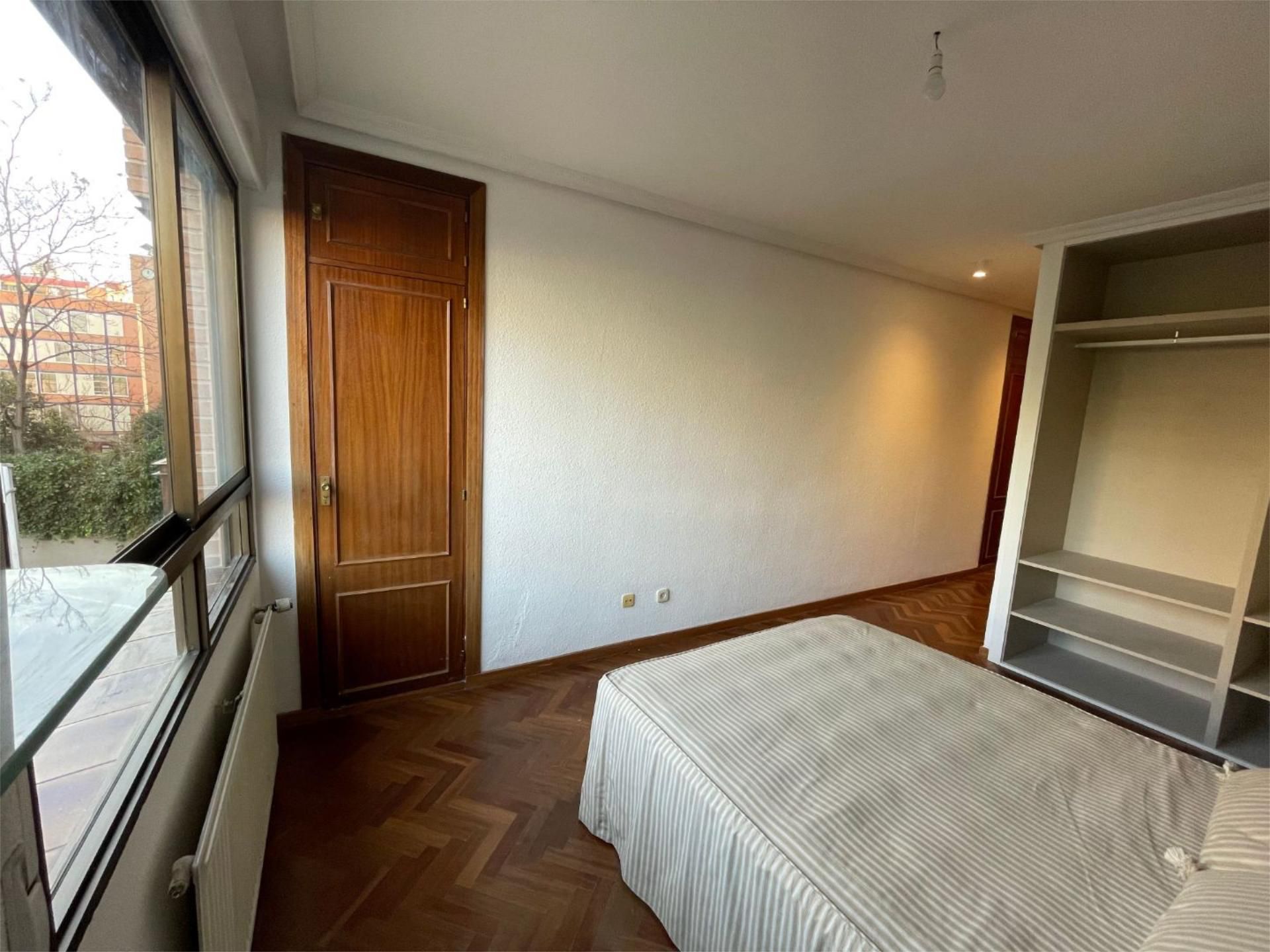 Piso en  Calle de Rafael Calvo 7 - Foto 18