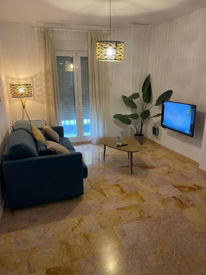 Apartamento en calle Calle Condes de Crespo Rascón 1 - Foto 15