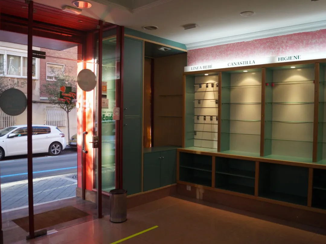 Local comercial en  Calle de Abdón Bordoy 9 - Foto 3