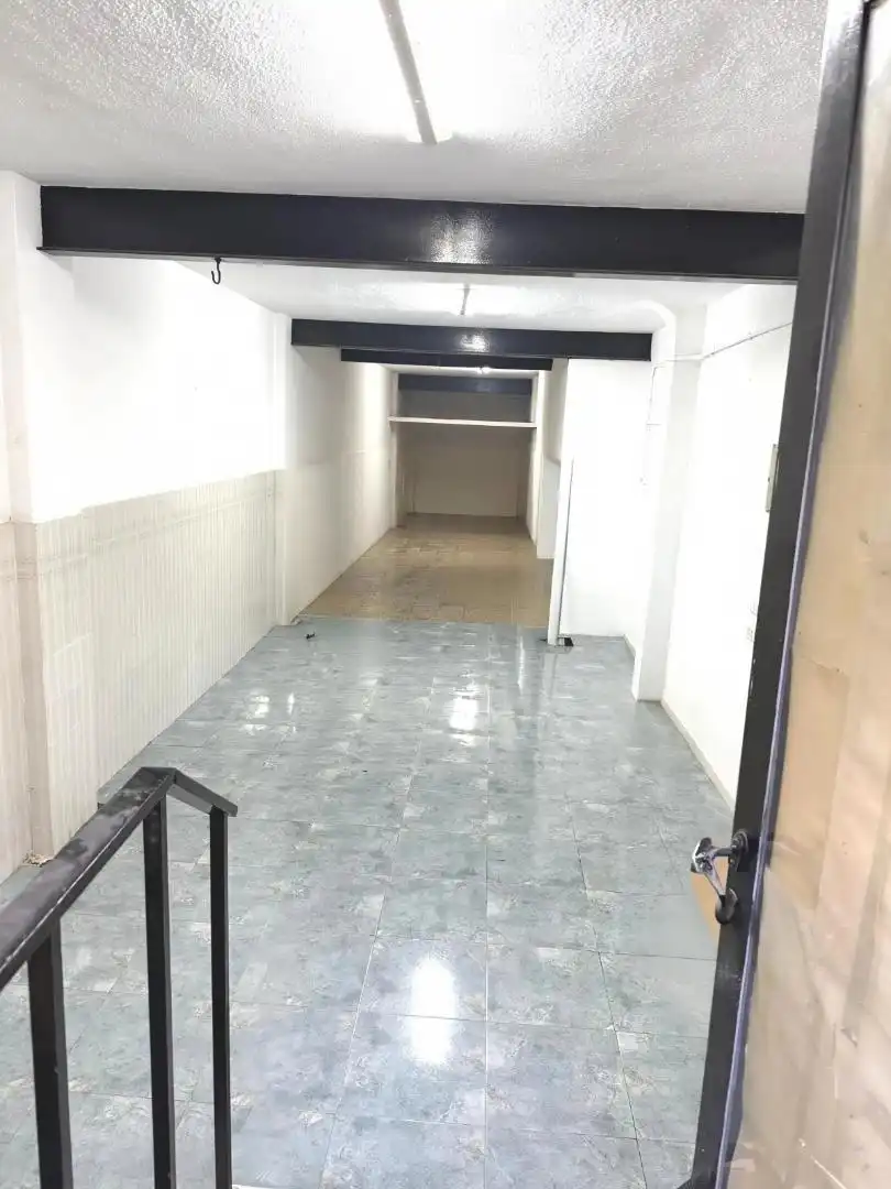 Local comercial en  Carrer Cerdà 60 - Foto 4