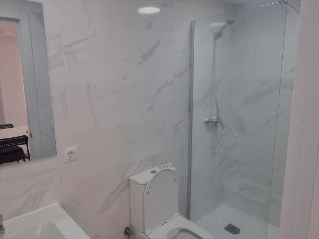 Piso en  Avenida Nuestra Señora de las Guías 7