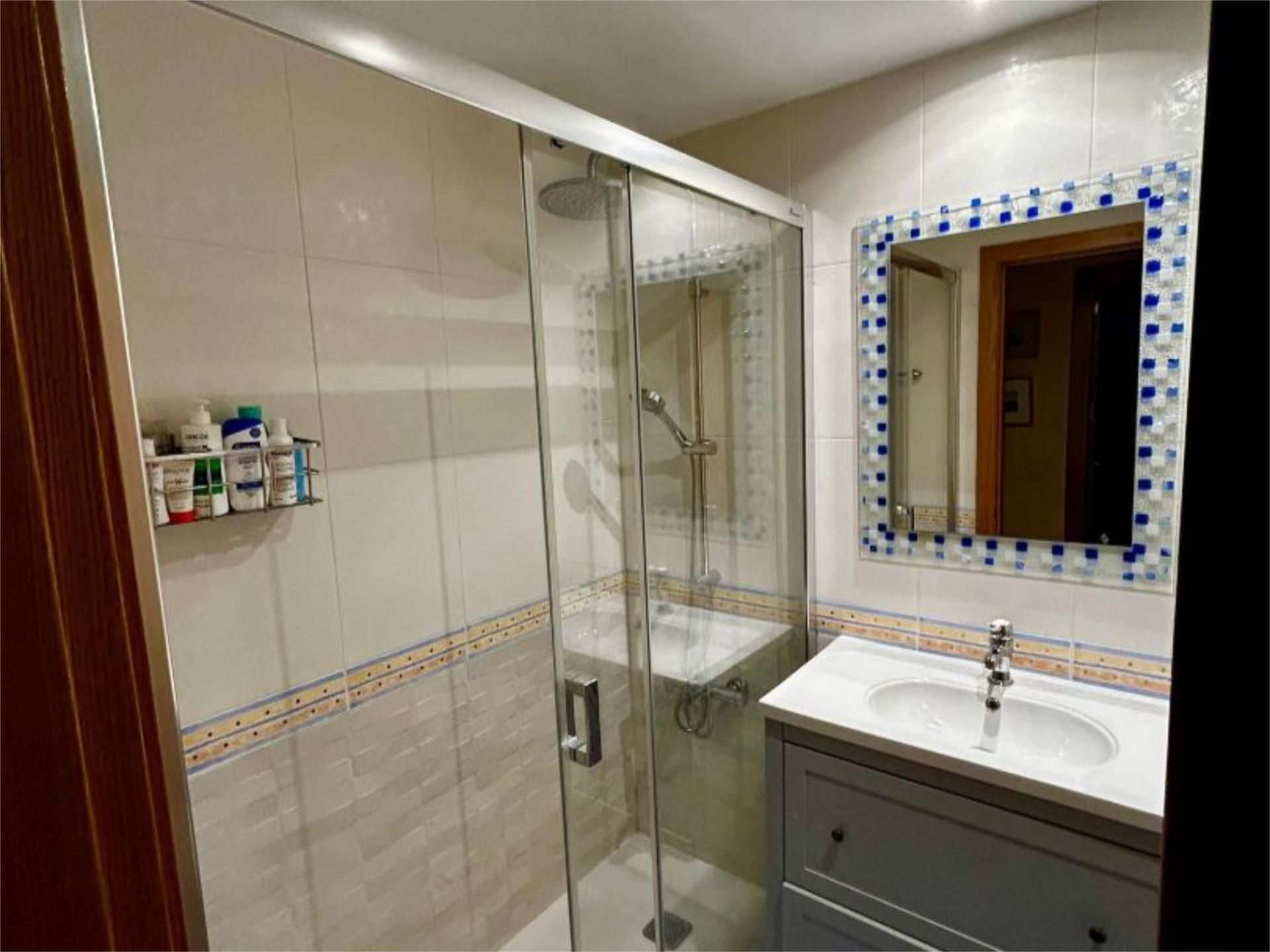 Piso en  Calle Castillo de Jarandilla 2 - Foto 13