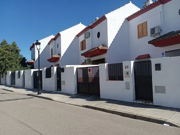 Chalet adosado en Calle el Casarejo, 11 - Foto 2