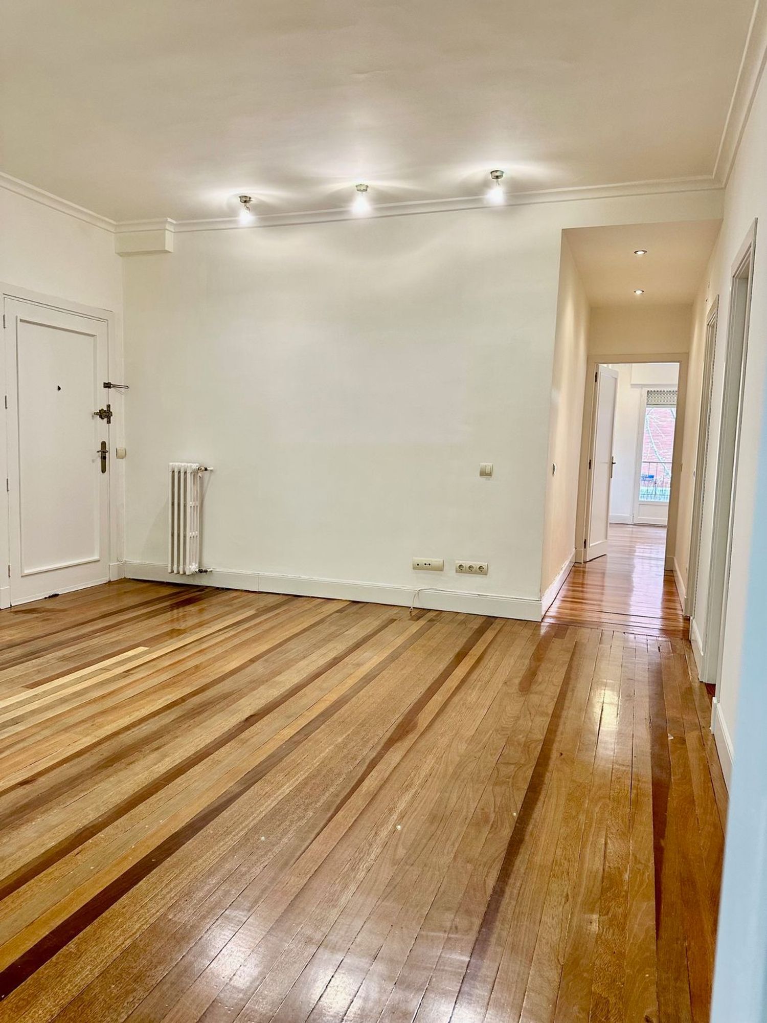 Piso en calle de Santiago Bernabéu, 6