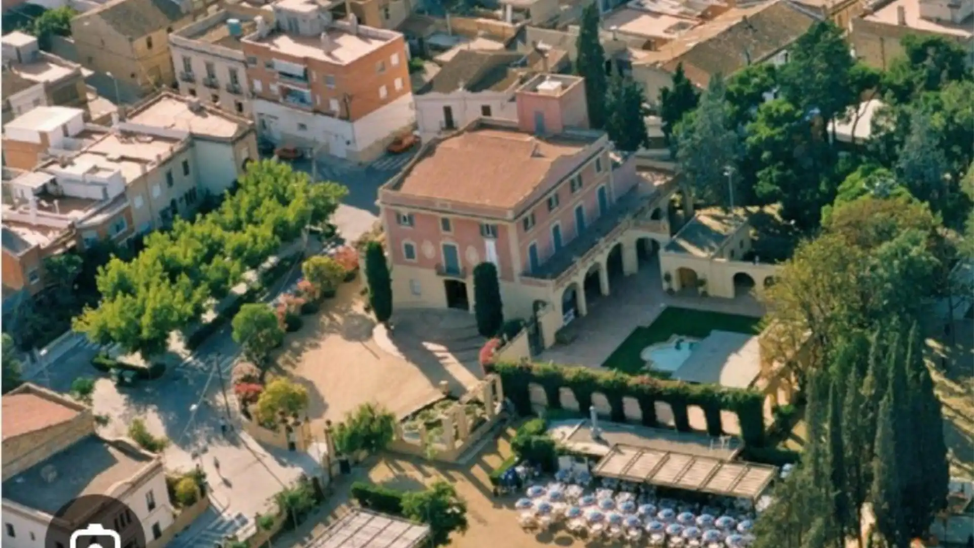 Casa adosada en  Avinguda de Josep Tarradellas 12 - Foto 2