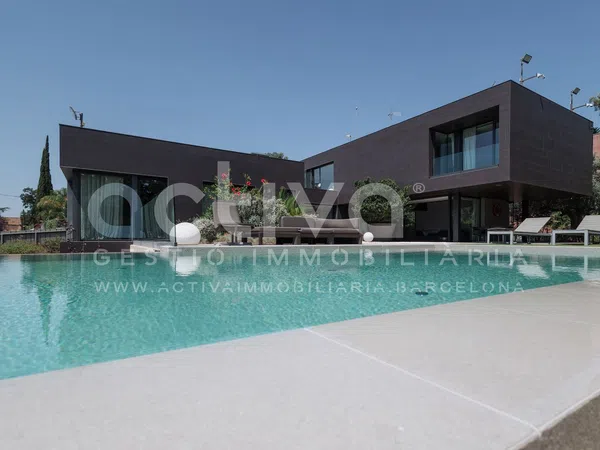 Casa o chalet independiente en Avenida de Jacint Esteva Fontanet, La Miranda - Ciutat Diagonal - Foto 1