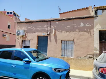 Casa adosada en  Carrer Sierra 19 - Foto 2