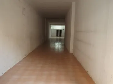 Local comercial en Cornellà de Llobregat - Foto 1