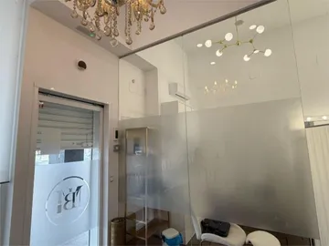 Local comercial en  Avenida Manuel Clavero Arévalo 13 - Foto 3