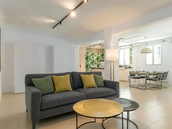 Estudio en calle de Virgen del Portillo, 11