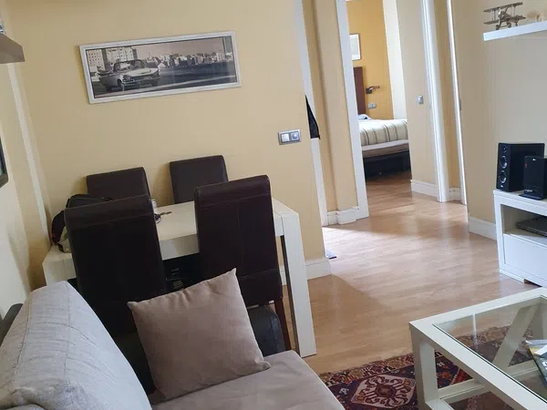 Piso en calle de Ibiza, 17