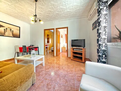 Piso en calle de Yecla, 4