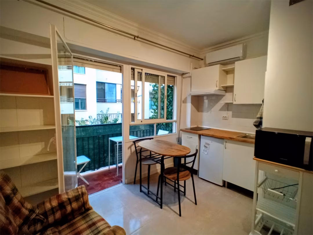 Estudio en  Carrer Tomas Capelo 42 - Foto 2