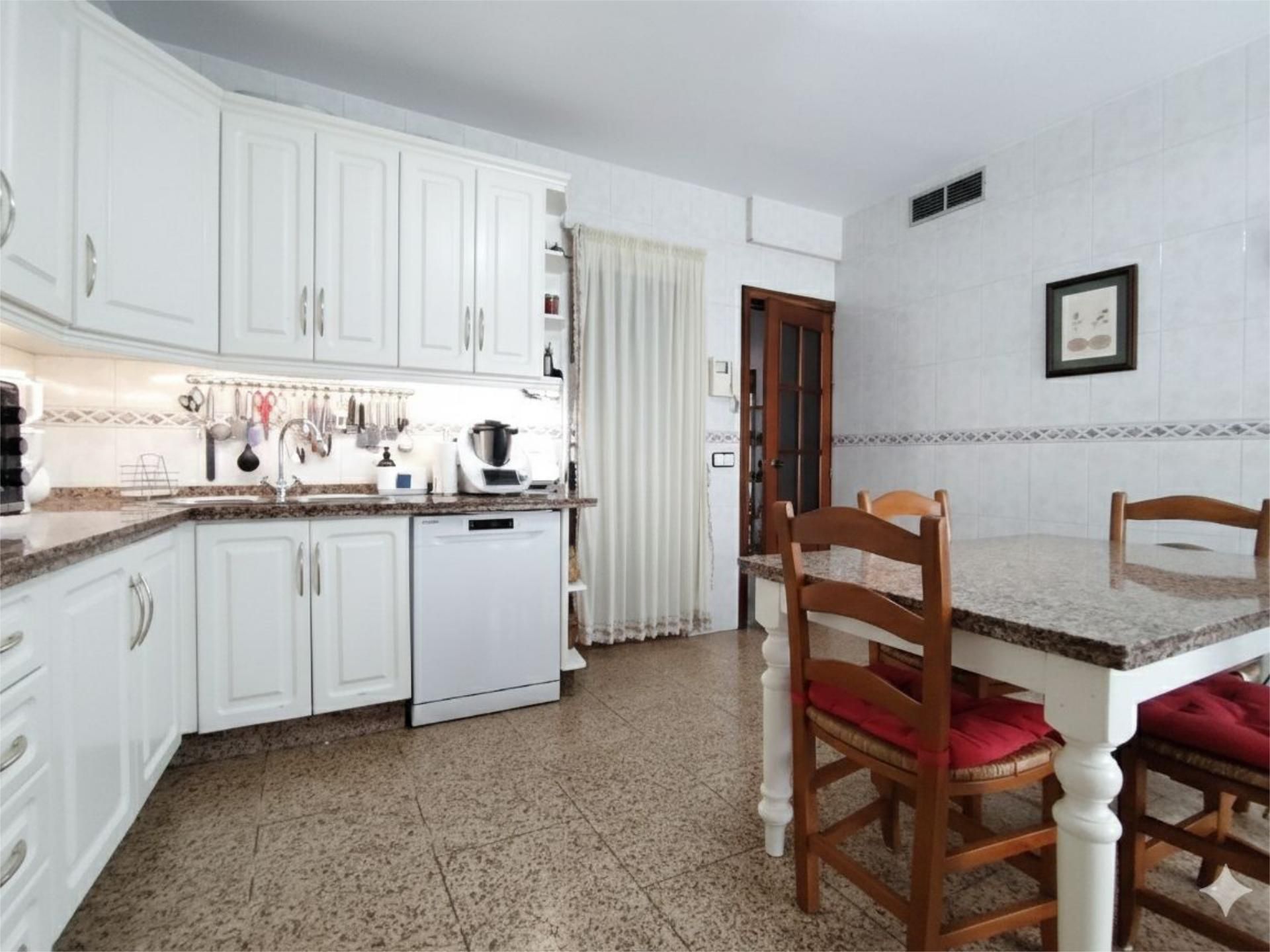 Casa adosada en  Calle Sagunto 41 - Foto 16