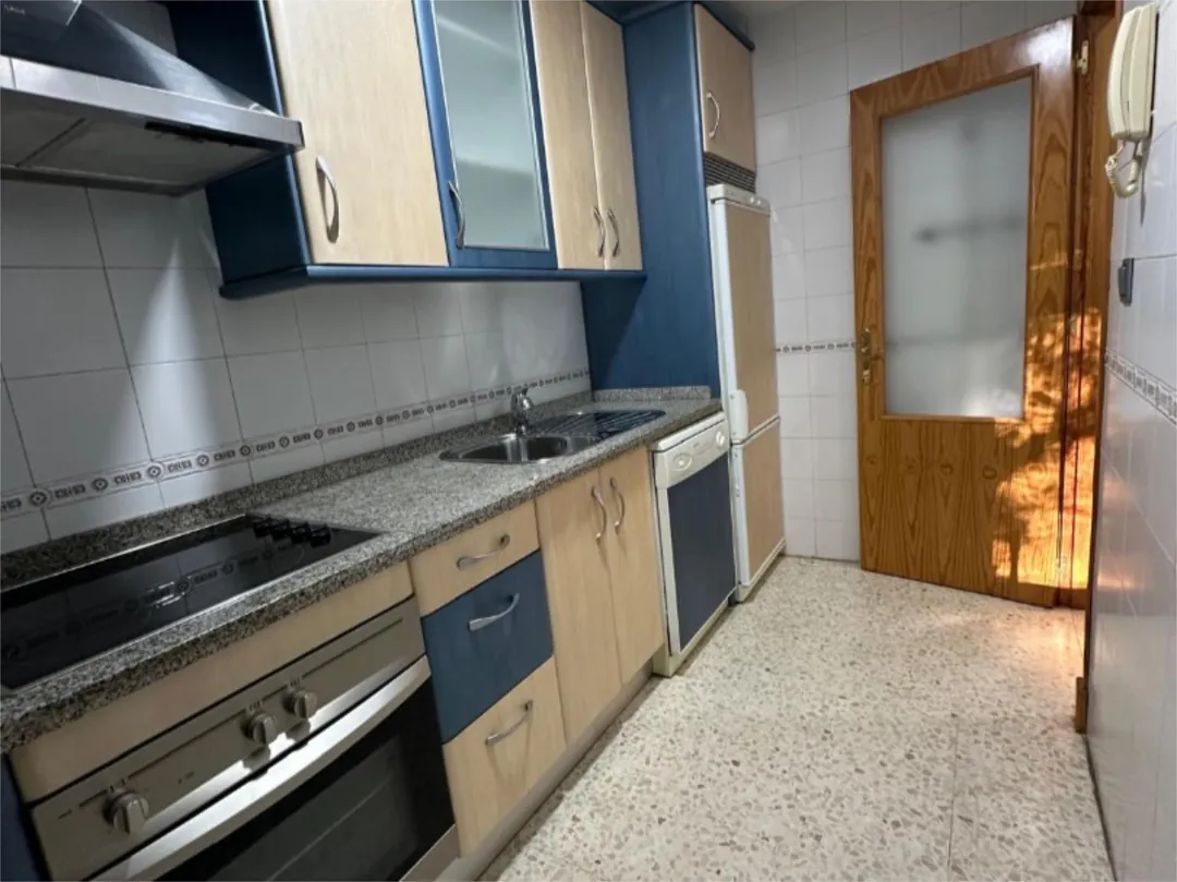 Piso en  Avenida de Medina Sidonia 7 - Foto 7