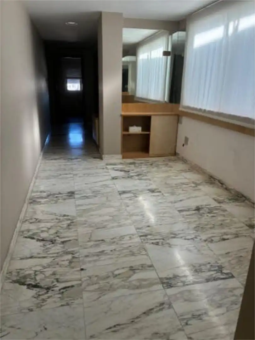 Local comercial en Centro - Foto 4