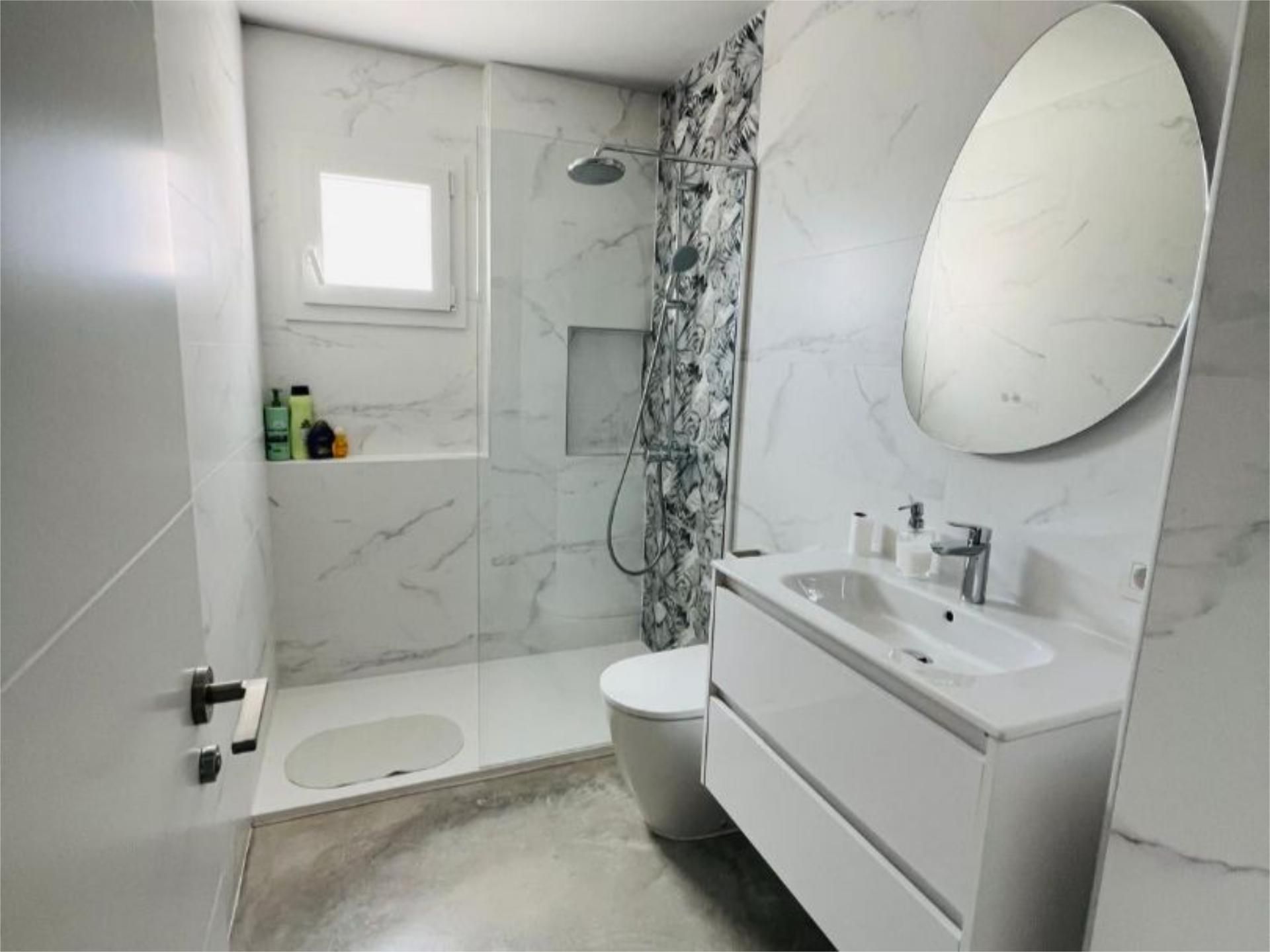 Casa adosada en  Carrer Rector Petro 25 - Foto 10