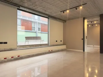 Local comercial en  Carrer del Pantà 92 - Foto 1