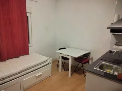 Estudio en calle de Daroca, 20