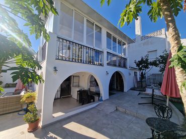 Casa adosada en  Calle del Pino 0L - Foto 1