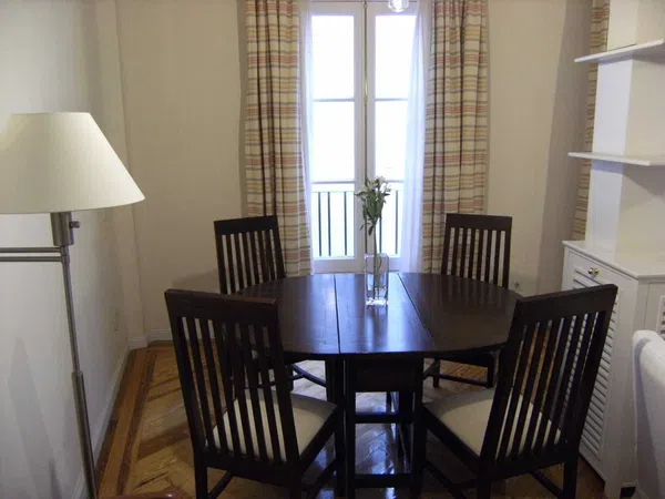 Piso en calle del Marqués de Cubas, 25