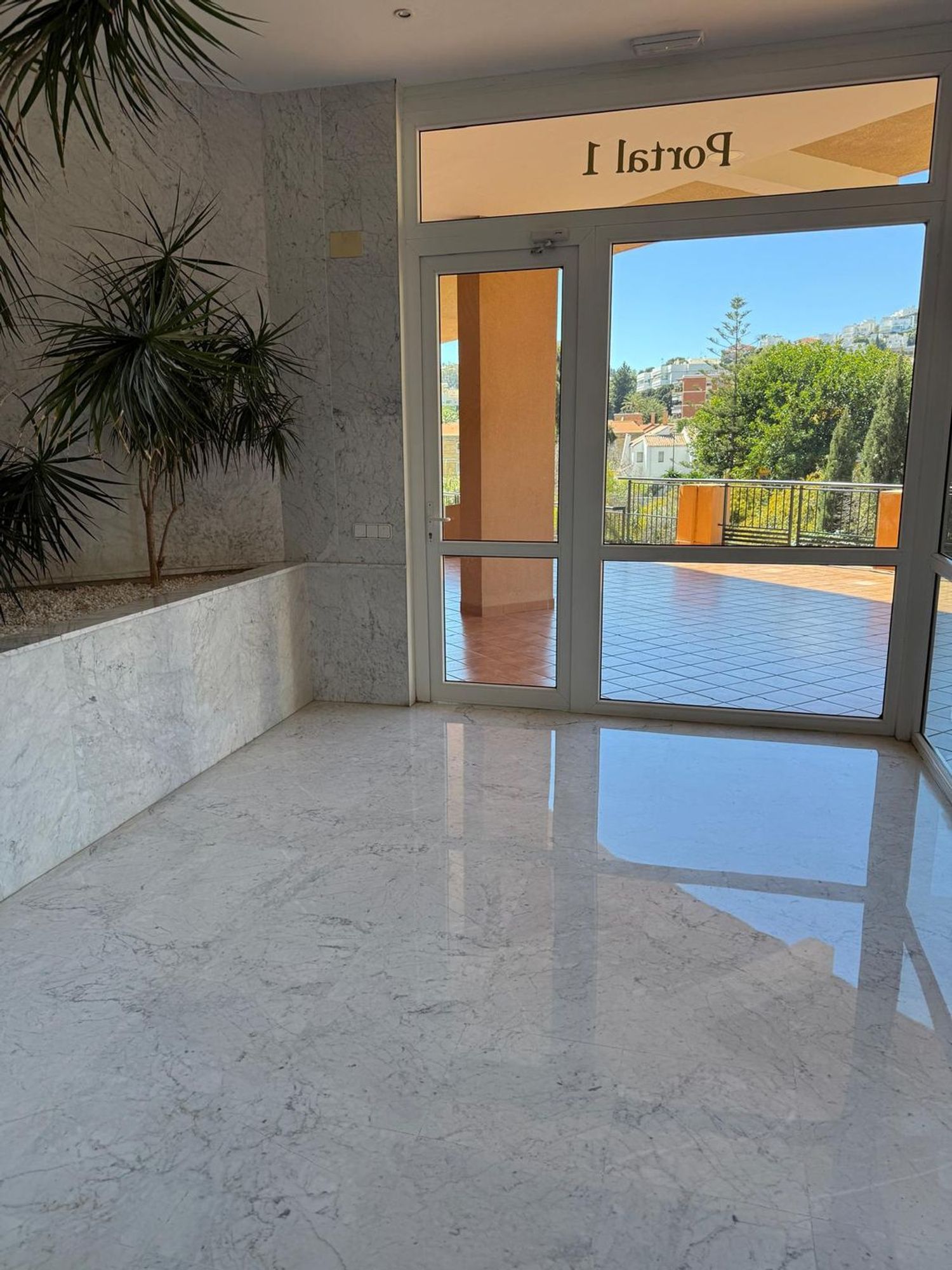 Piso en Paseo de Miramar - Foto 4