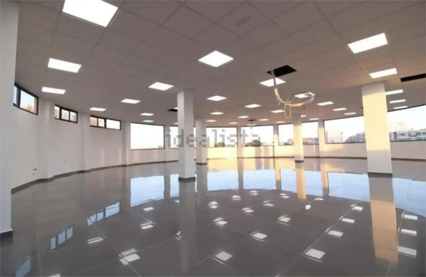 Local comercial en avenida germanias el campello - Foto 8