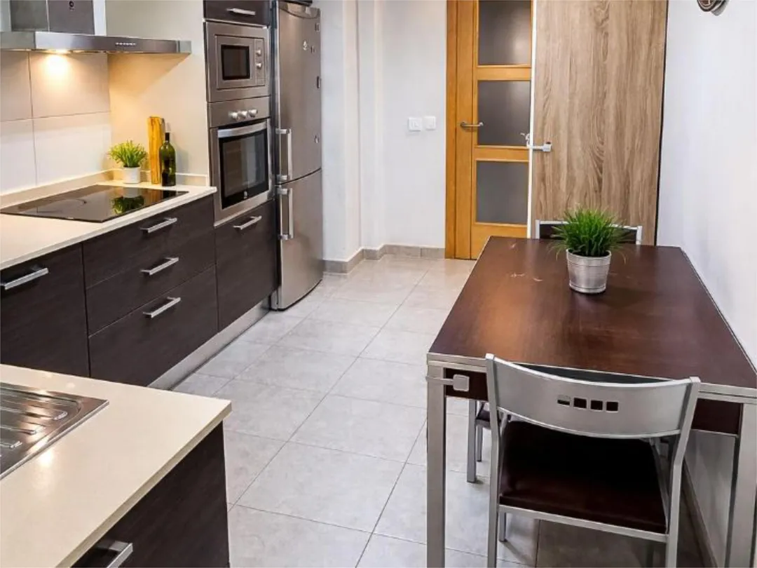 Piso en  Carrer de Pablo Iglesias 113 - Foto 6