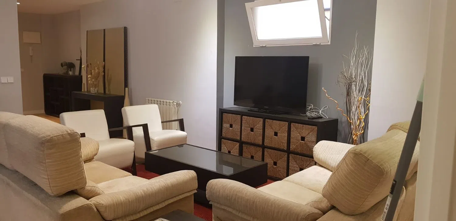 Piso en avenida de la Reina Victoria, 8 - Foto 2