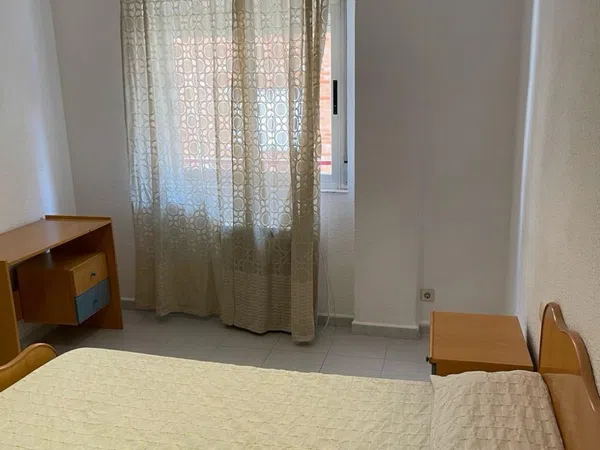 Piso en calle Vitigudino, 31